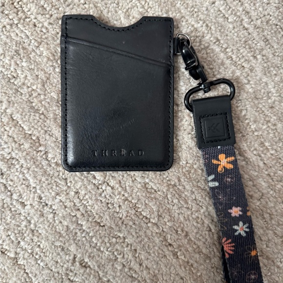Thread Wallet card holder and wrist strap - Picture 4 of 7